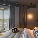Rezident Tomis Marina Apartmán *