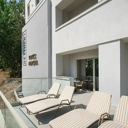 Rezident Tomis Marina *