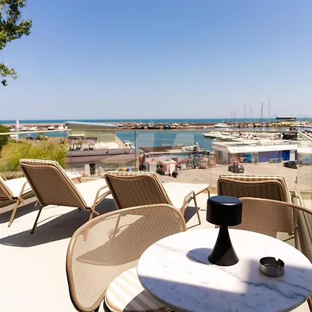 Rezident Tomis Marina Διαμέρισμα