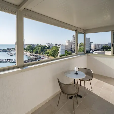 Apartamento Rezident Tomis Marina