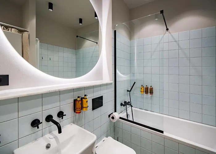 Rezident Tomis Marina 콘스탄차