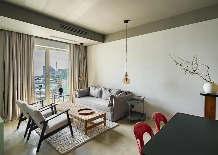 Rezident Tomis Marina 아파트 *