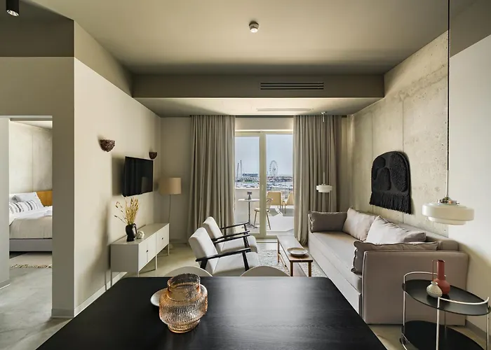 Rezident Tomis Marina 콘스탄차