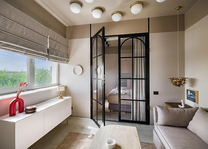 Rezident Tomis Marina 콘스탄차