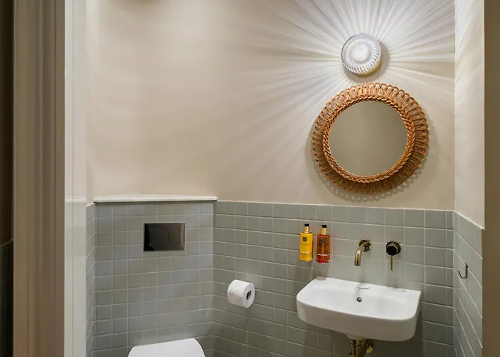 Rezident Tomis Marina 콘스탄차