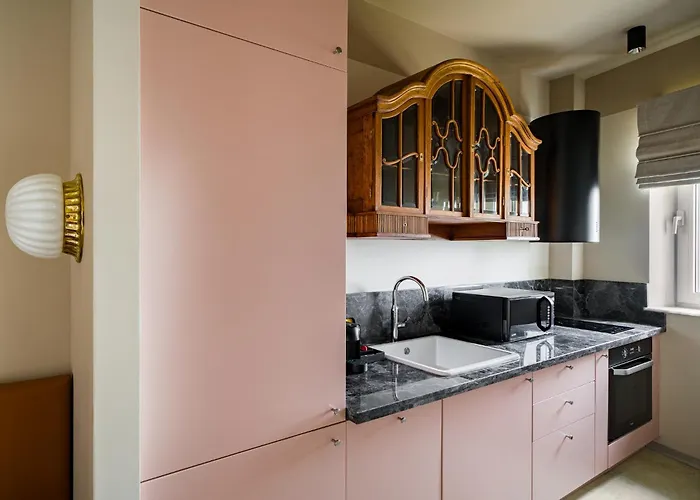 Rezident Tomis Marina 아파트